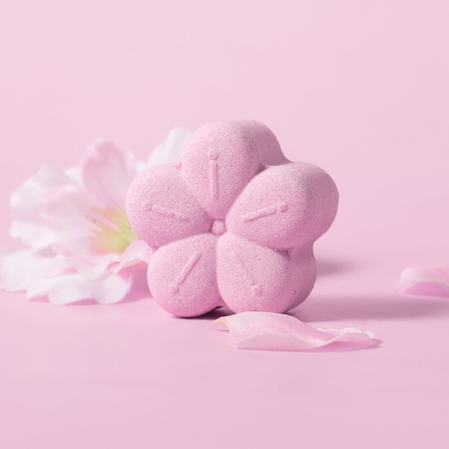 Sakura Bubble Bath Bomb 2.82oz, Gentle Cleansing Body